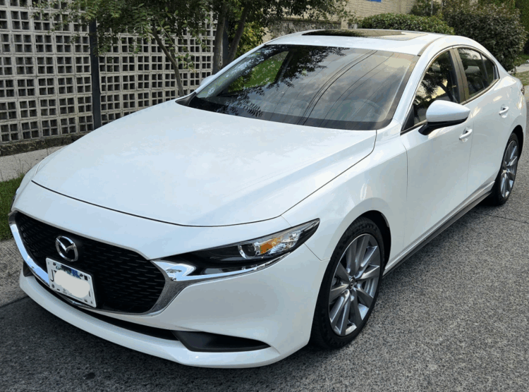 Mazda 3 iSport Automático 2023