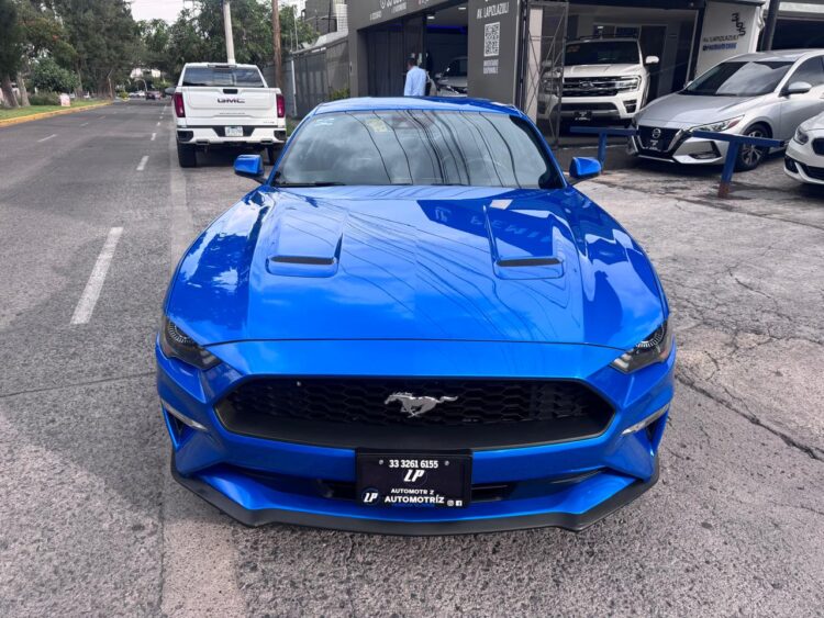 Ford Mustang Ecoboost 2021